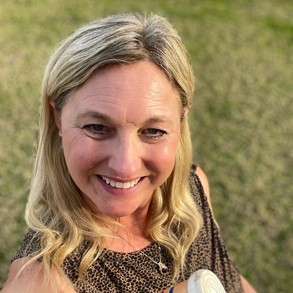 Meet your Posher, Stephanie - Picture 1 of 1